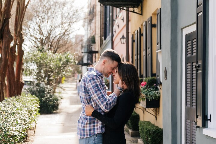 Private Vacation Photoshoot with Photographer in Charleston - Photo 1 of 25